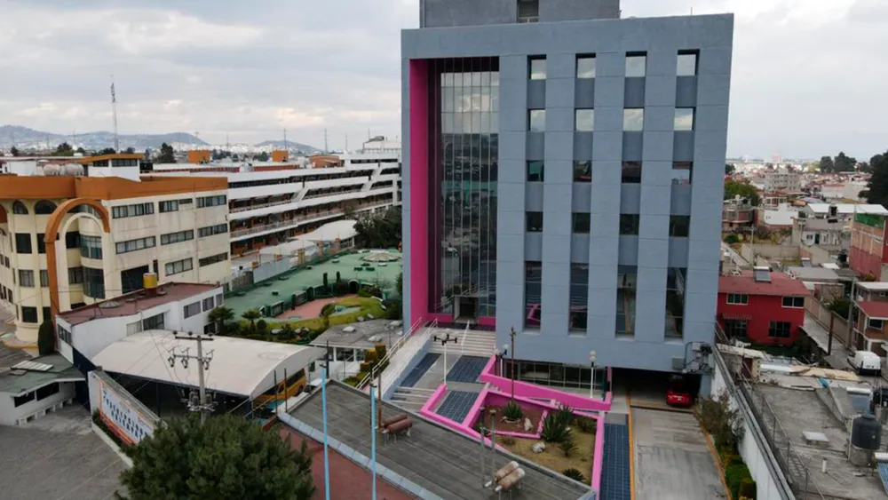 Entorno médico de calidad representando el compromiso de SENETO con la excelencia en nefrología